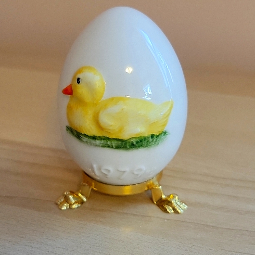 Vintage 1979 Goebel Easter Egg